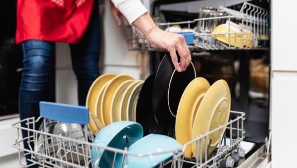 Come funziona la lavastoviglie: una guida