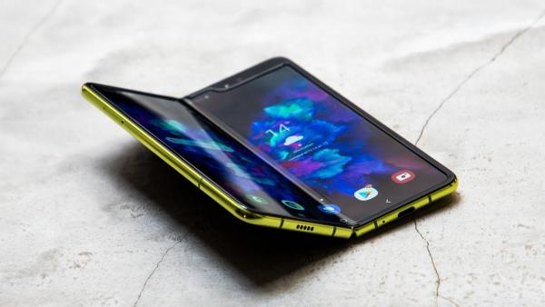 Samsung Galaxy Fold 2 già in rampa di lancio? Indiscrezioni su uscita e prezzo
