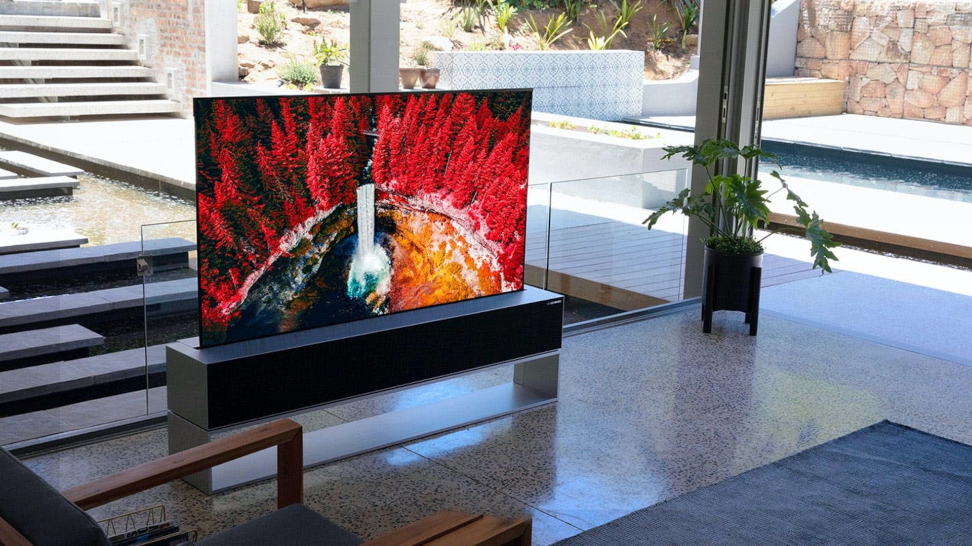 LG si supera, un nuovo televisore da record pronto a sorprendere