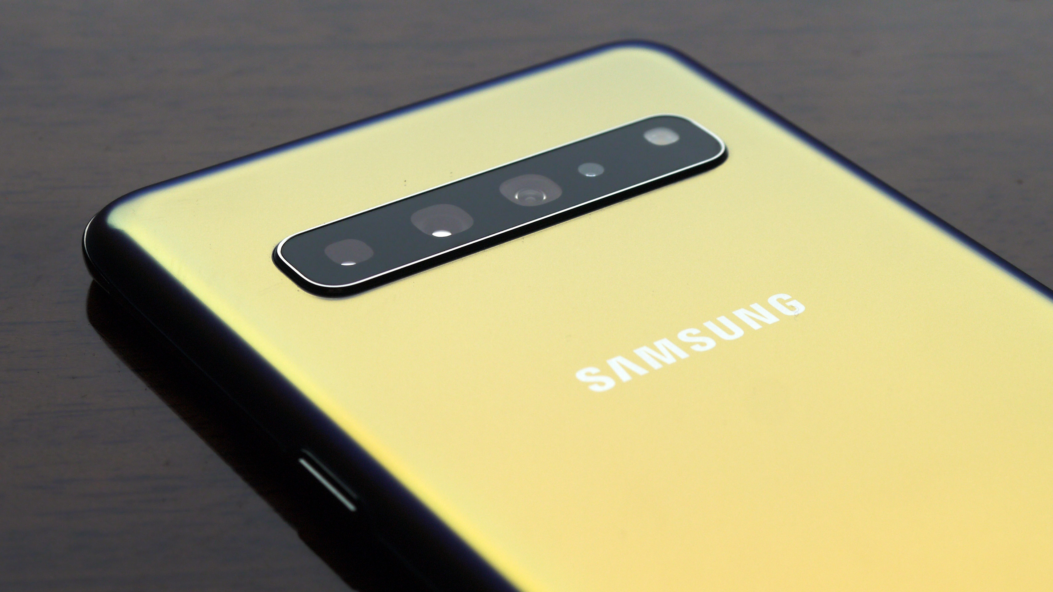 Aspettando Samsung Galaxy S11, nuovi rumor su schermo e fotocamera